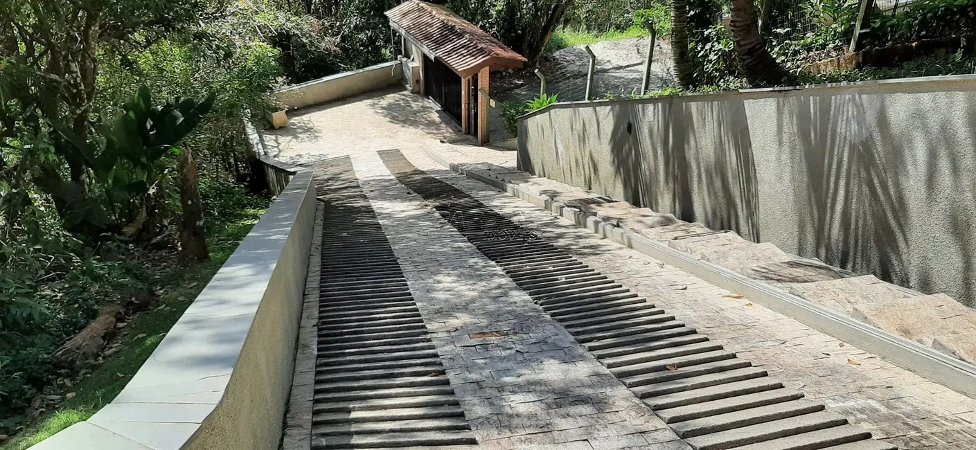 Casa de Condomínio com 4 quartos para alugar, 276m2 em Ubatuba - SP - imagem 3 Foto 3 de Casa de Condomínio com 4 quartos para alugar, 276m2 em Ubatuba - SP