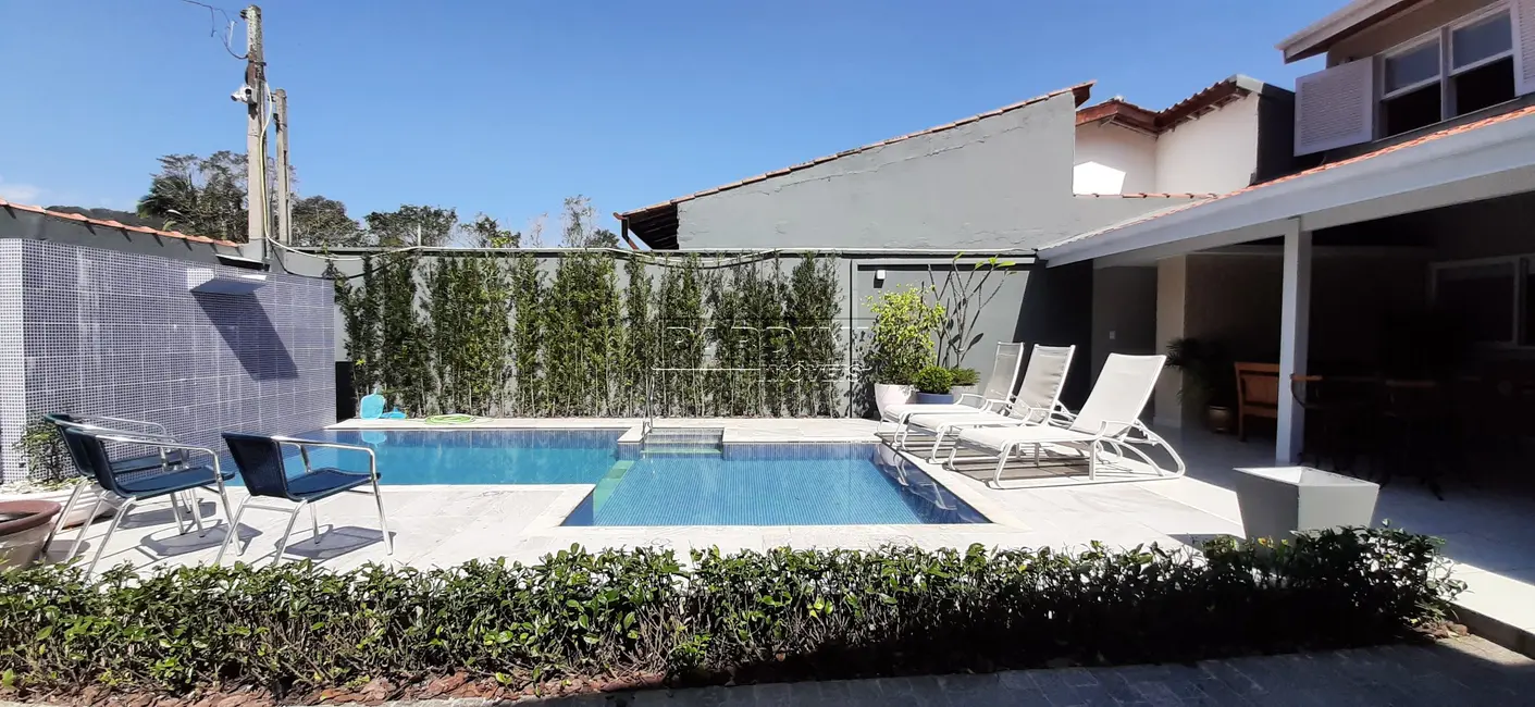 Foto 5 de Casa com 5 quartos à venda, 178m2 em Ubatuba - SP