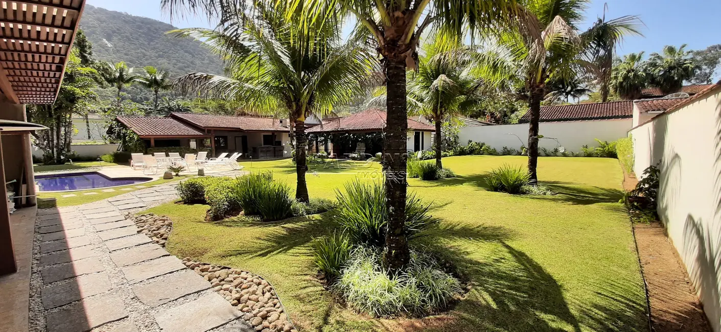 Foto 2 de Casa de Condomínio com 6 quartos à venda, 200m2 em Ubatuba - SP