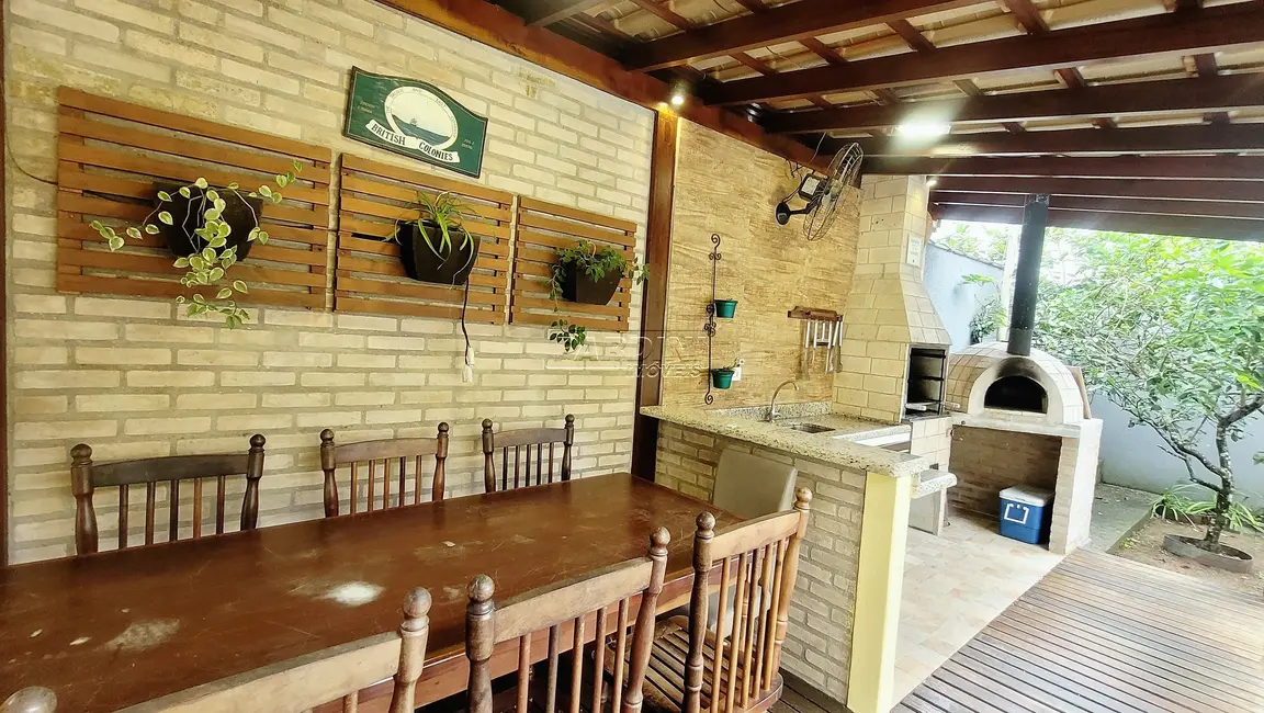 Foto 6 de Casa de Condomínio com 4 quartos à venda, 130m2 em Ubatuba - SP