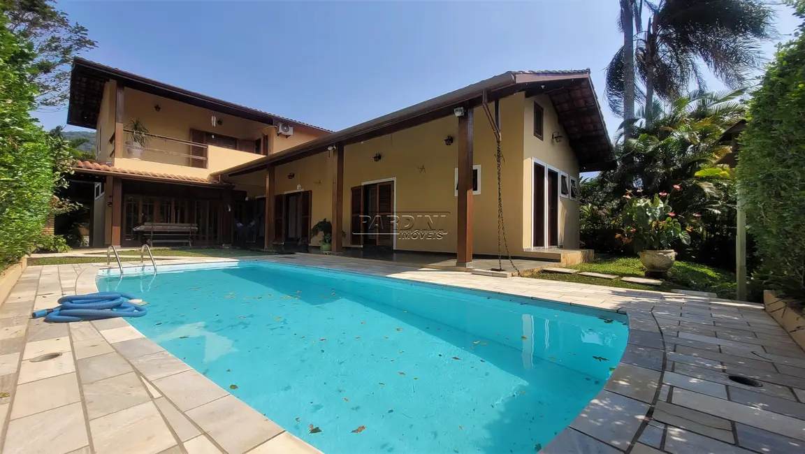 Foto 1 de Casa de Condomínio com 3 quartos à venda, 247m2 em Ubatuba - SP