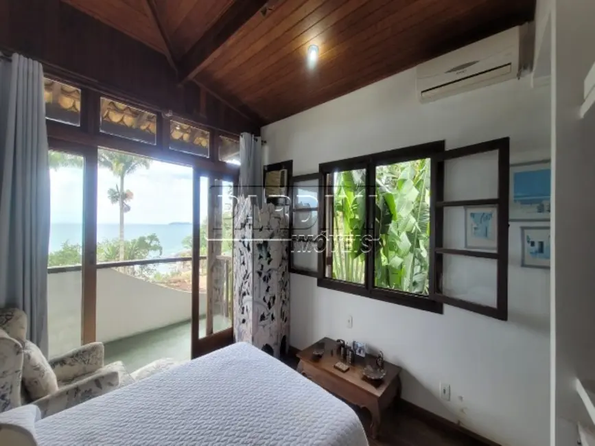 Foto 9 de Casa com 5 quartos à venda, 298m2 em Ubatuba - SP