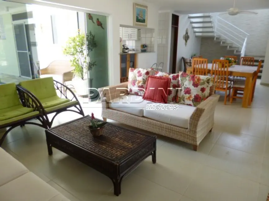 Foto 9 de Casa de Condomínio com 6 quartos à venda, 188m2 em Ubatuba - SP