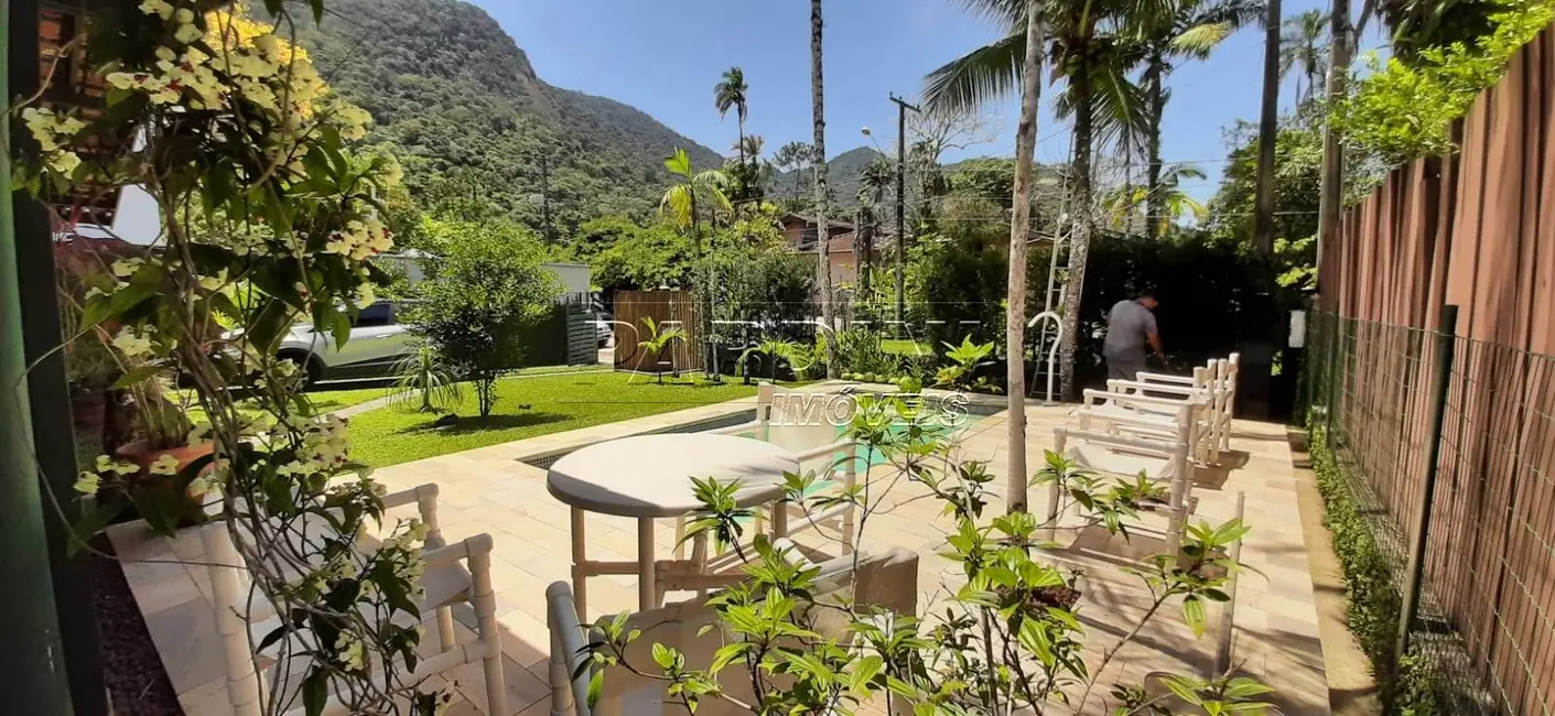 Foto 3 de Casa de Condomínio com 4 quartos à venda, 153m2 em Ubatuba - SP