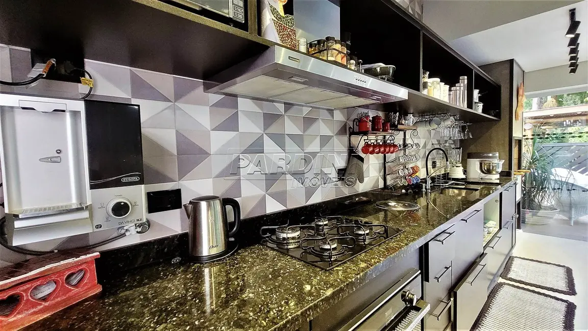 Casa de Condomínio com 5 quartos à venda, 143m2 em Ubatuba - SP - imagem 3 Foto 3 de Casa de Condomínio com 5 quartos à venda, 143m2 em Ubatuba - SP