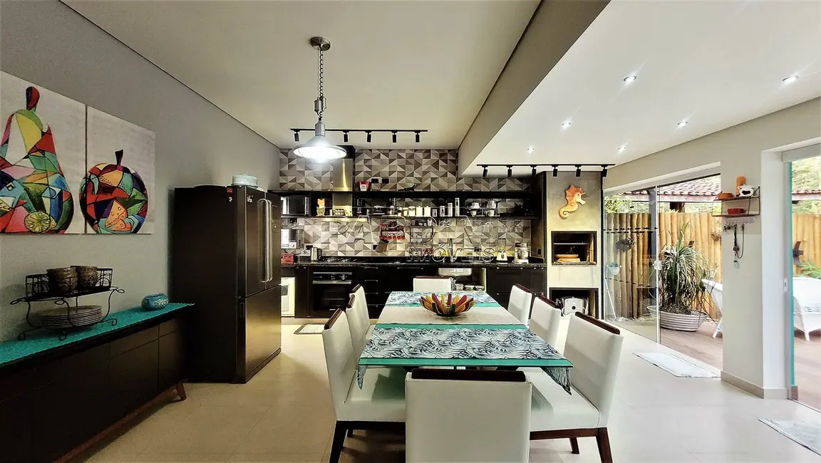 Casa de Condomínio com 5 quartos à venda, 143m2 em Ubatuba - SP - imagem 4 Foto 4 de Casa de Condomínio com 5 quartos à venda, 143m2 em Ubatuba - SP