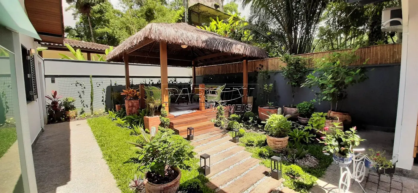 Foto 9 de Casa de Condomínio com 5 quartos à venda, 250m2 em Ubatuba - SP