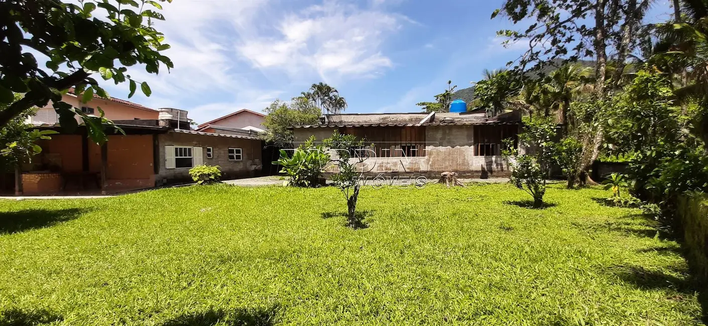 Casa com 4 quartos à venda, 200m2 em Ubatuba - SP - imagem 4 Foto 4 de Casa com 4 quartos à venda, 200m2 em Ubatuba - SP