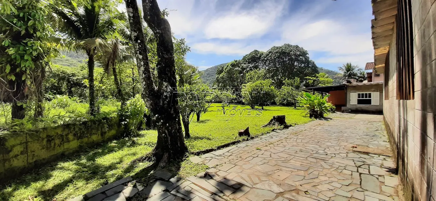 Casa com 4 quartos à venda, 200m2 em Ubatuba - SP - imagem 3 Foto 3 de Casa com 4 quartos à venda, 200m2 em Ubatuba - SP