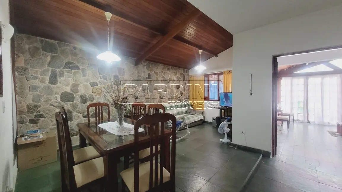Foto 2 de Casa com 4 quartos à venda, 203m2 em Ubatuba - SP