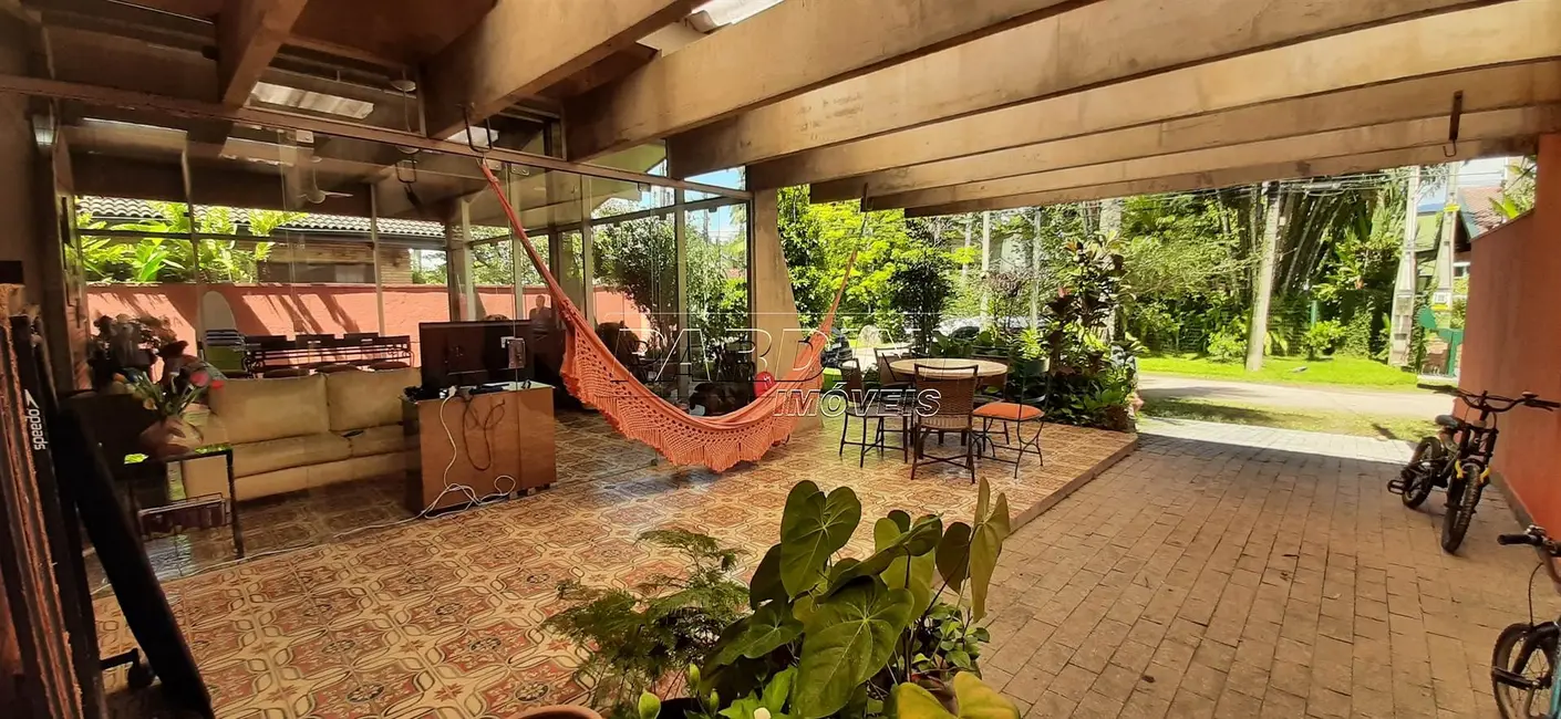 Casa de Condomínio com 5 quartos para alugar, 287m2 em Ubatuba - SP - imagem 5 Foto 5 de Casa de Condomínio com 5 quartos para alugar, 287m2 em Ubatuba - SP