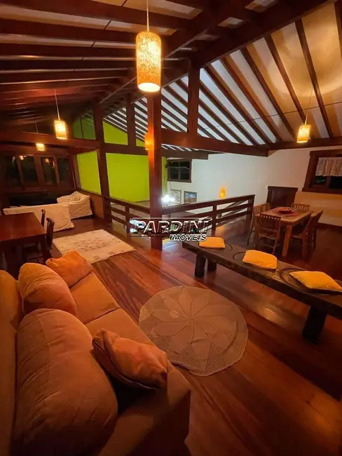 Foto 3 de Casa com 4 quartos à venda, 292m2 em Ubatuba - SP