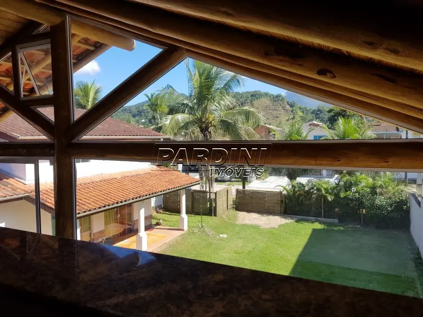 Foto 6 de Casa com 5 quartos à venda, 380m2 em Ubatuba - SP