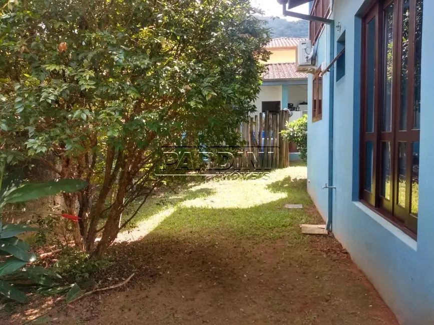 Foto 2 de Casa com 6 quartos à venda, 320m2 em Ubatuba - SP