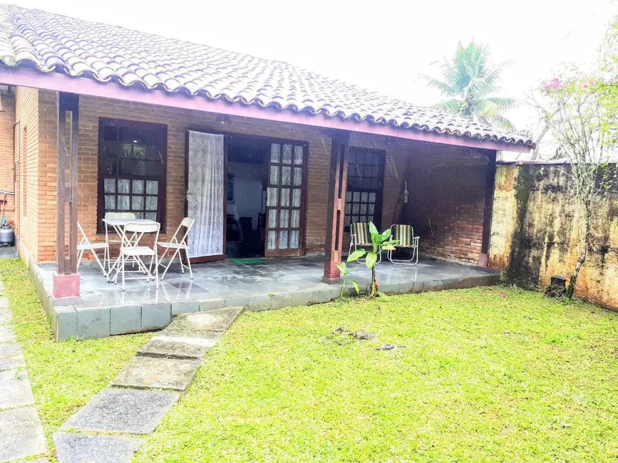 Foto 1 de Casa com 2 quartos à venda, 120m2 em Ubatuba - SP
