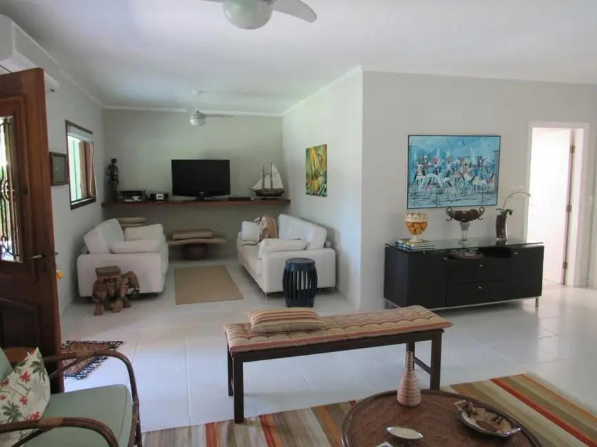 Foto 4 de Casa de Condomínio com 4 quartos à venda, 166m2 em Ubatuba - SP