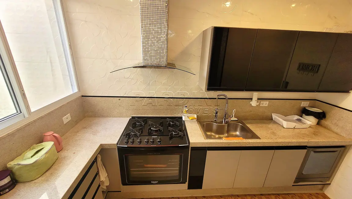 Foto 5 de Casa com 4 quartos à venda, 331m2 em Ubatuba - SP