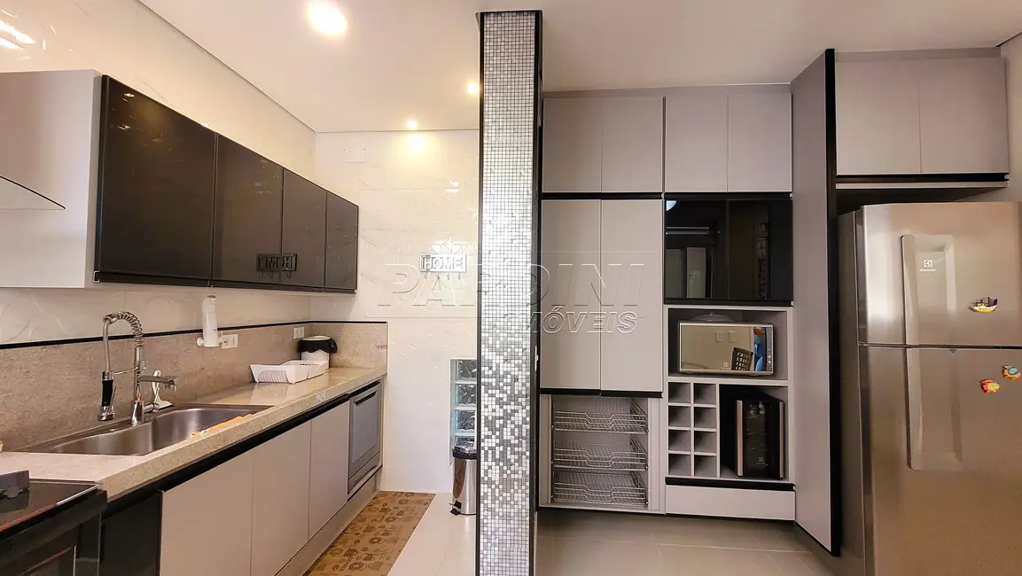 Foto 3 de Casa com 4 quartos à venda, 331m2 em Ubatuba - SP