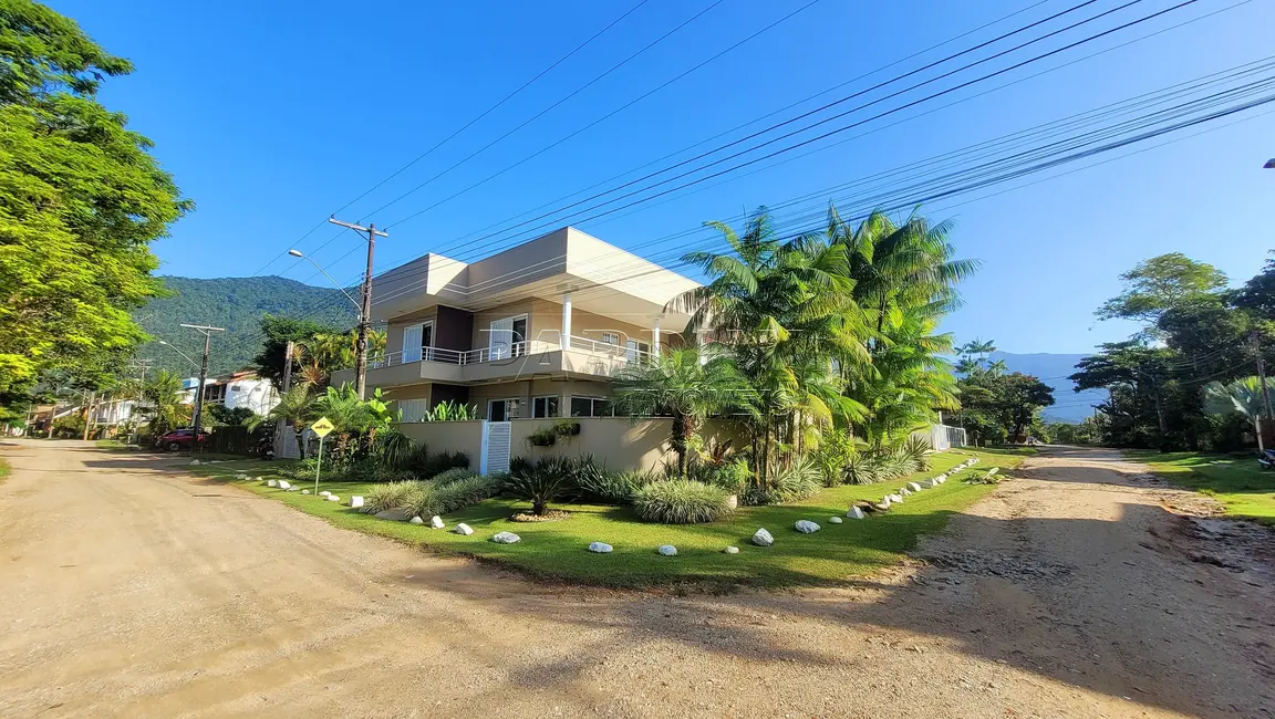 Foto 1 de Casa com 4 quartos à venda, 331m2 em Ubatuba - SP