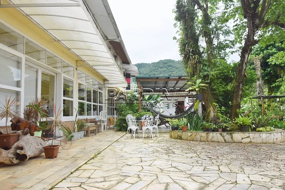 Foto 3 de Casa com 9 quartos à venda, 420m2 em Ubatuba - SP