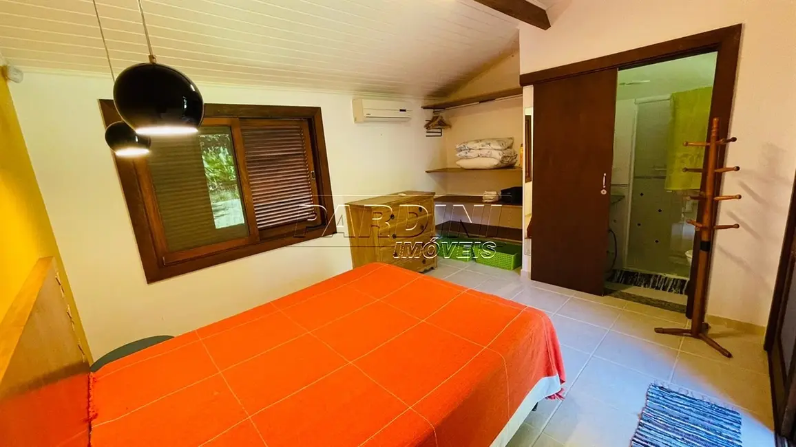 Foto 6 de Casa de Condomínio com 5 quartos à venda, 450m2 em Ubatuba - SP