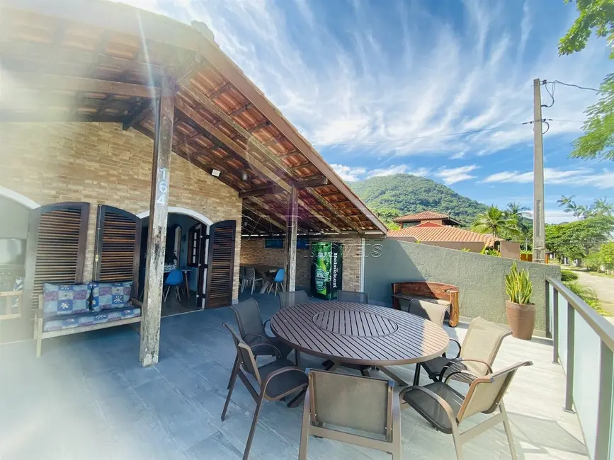 Foto 4 de Casa de Condomínio com 4 quartos à venda, 135m2 em Ubatuba - SP