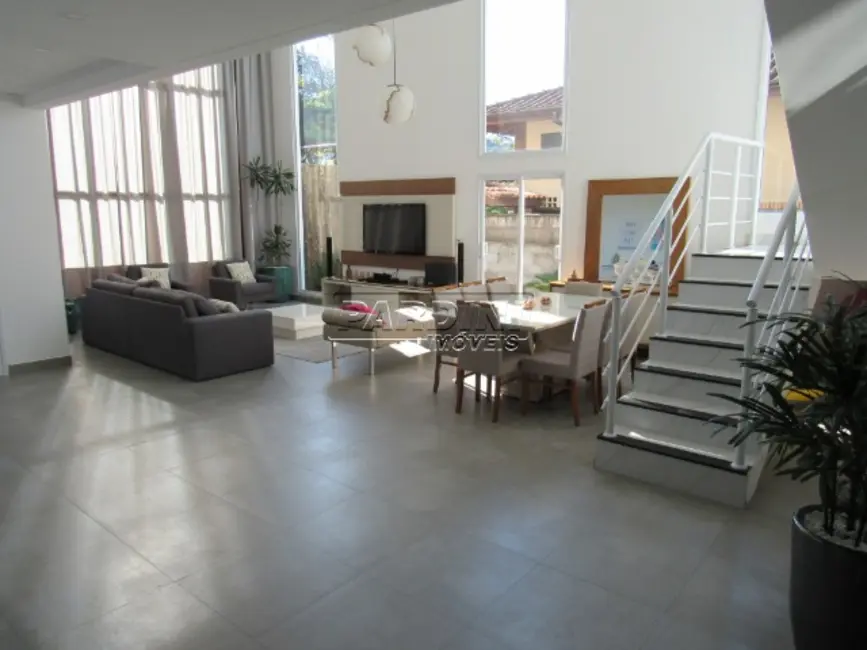 Foto 5 de Casa de Condomínio com 5 quartos à venda, 440m2 em Ubatuba - SP