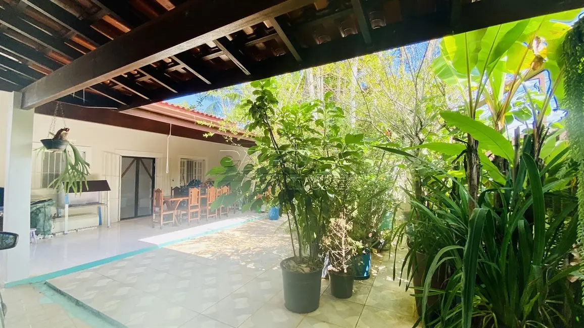 Foto 4 de Casa com 3 quartos à venda, 230m2 em Ubatuba - SP