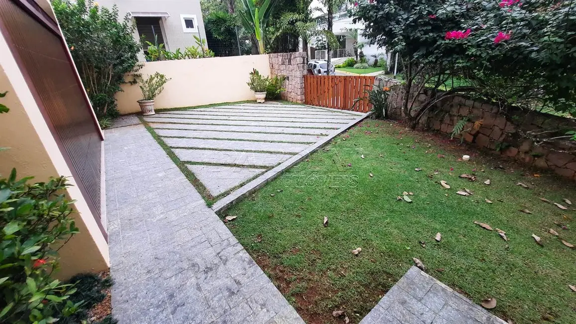 Foto 2 de Casa de Condomínio com 5 quartos à venda, 300m2 em Ubatuba - SP