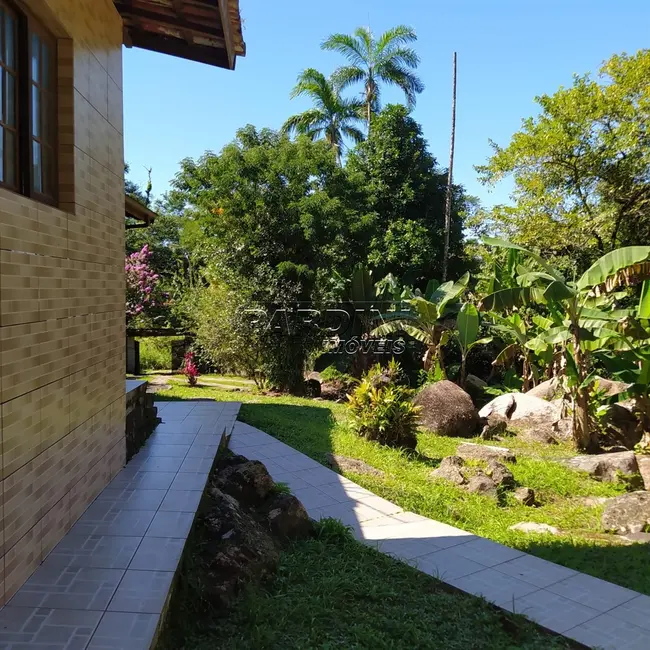 Foto 6 de Casa com 2 quartos à venda, 96m2 em Ubatuba - SP