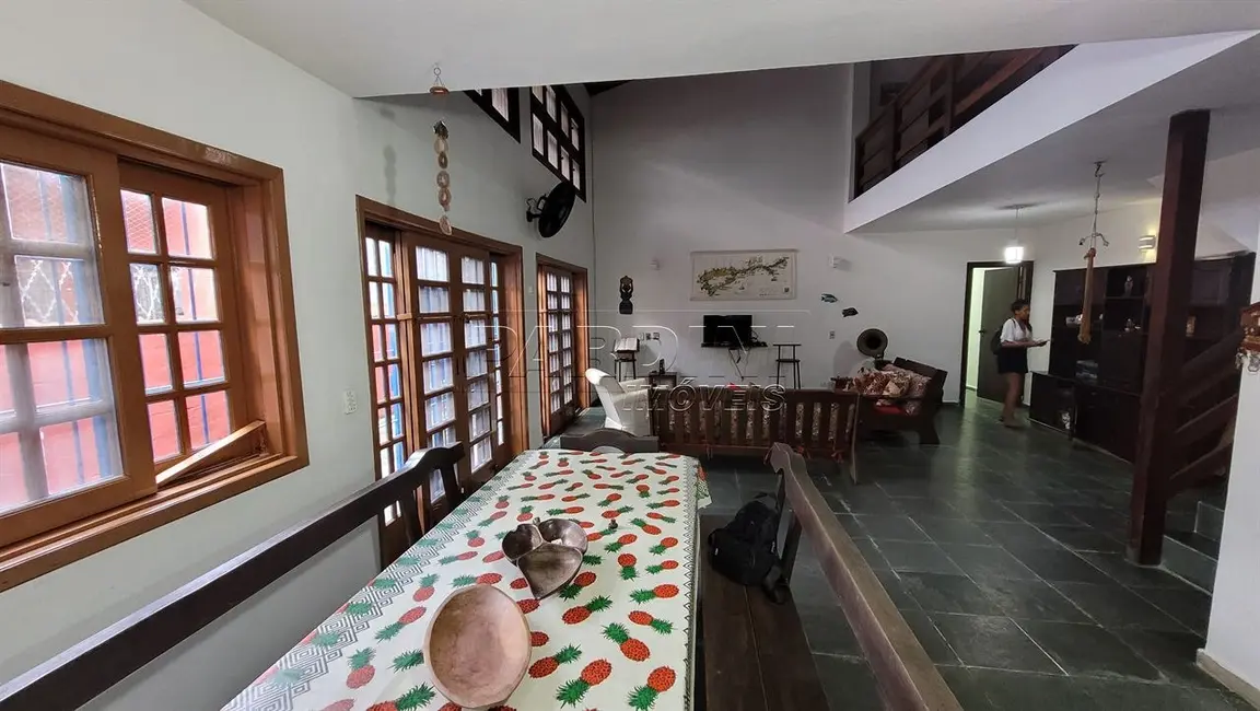 Foto 9 de Casa com 5 quartos à venda, 283m2 em Ubatuba - SP