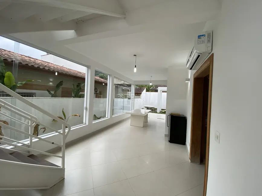 Foto 7 de Casa de Condomínio com 4 quartos à venda, 342m2 em Ubatuba - SP