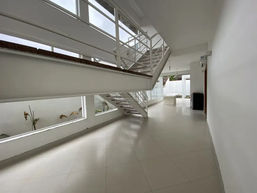 Foto 6 de Casa de Condomínio com 4 quartos à venda, 342m2 em Ubatuba - SP