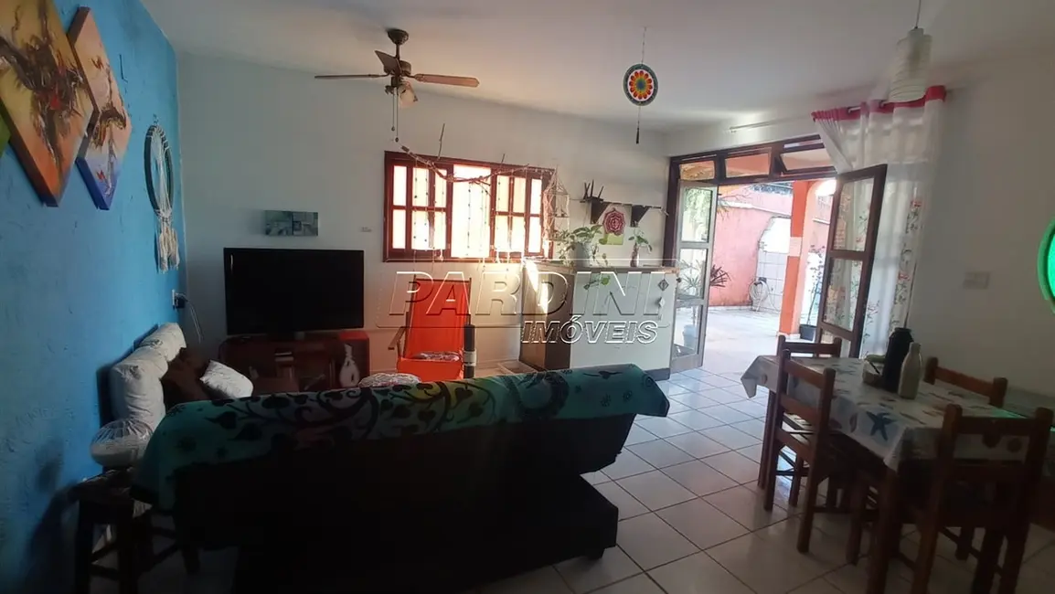 Foto 4 de Casa com 3 quartos à venda, 204m2 em Ubatuba - SP