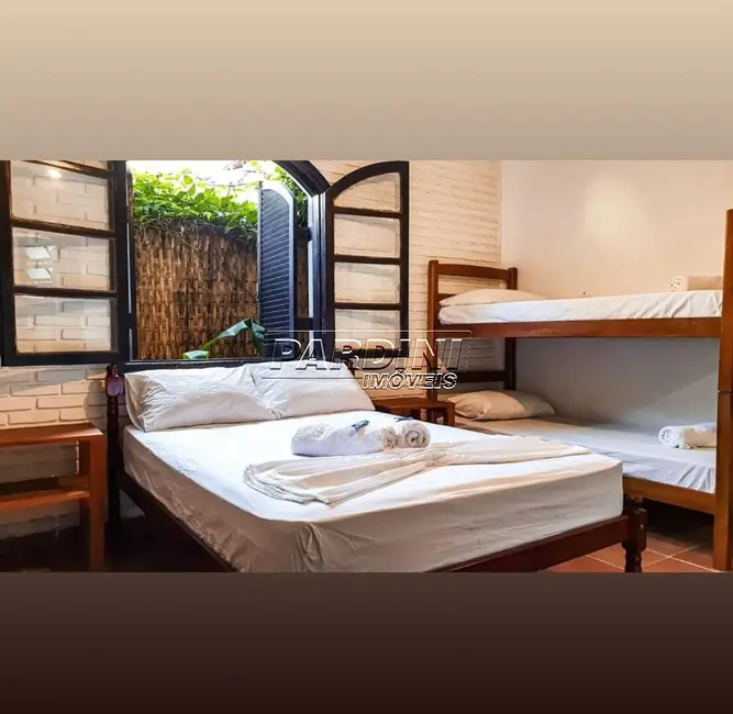 Casa com 6 quartos à venda, 240m2 em Ubatuba - SP - imagem 3 Foto 3 de Casa com 6 quartos à venda, 240m2 em Ubatuba - SP