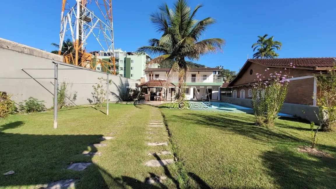 Foto 3 de Casa com 10 quartos à venda, 571m2 em Ubatuba - SP