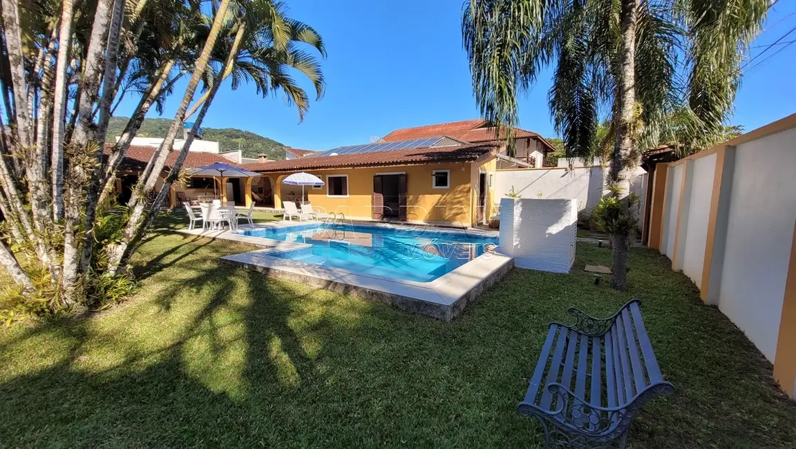 Foto 1 de Casa com 5 quartos à venda, 250m2 em Ubatuba - SP