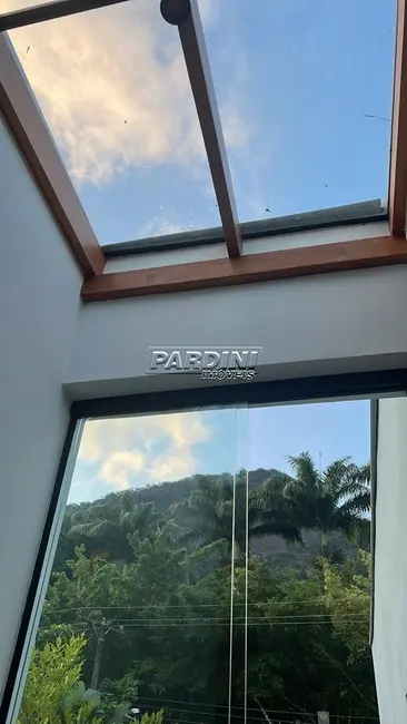 Foto 6 de Casa de Condomínio com 4 quartos à venda, 180m2 em Ubatuba - SP