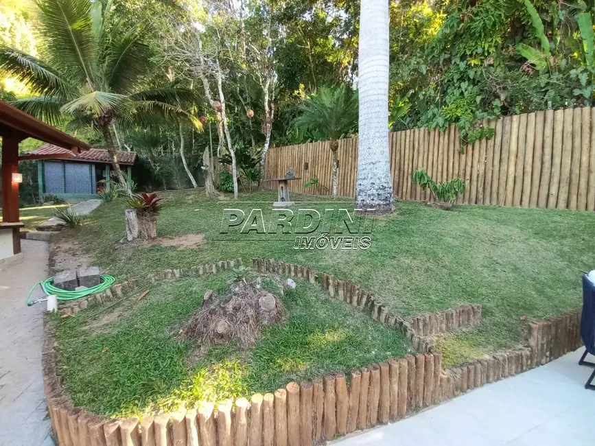 Foto 2 de Casa com 4 quartos à venda, 201m2 em Ubatuba - SP