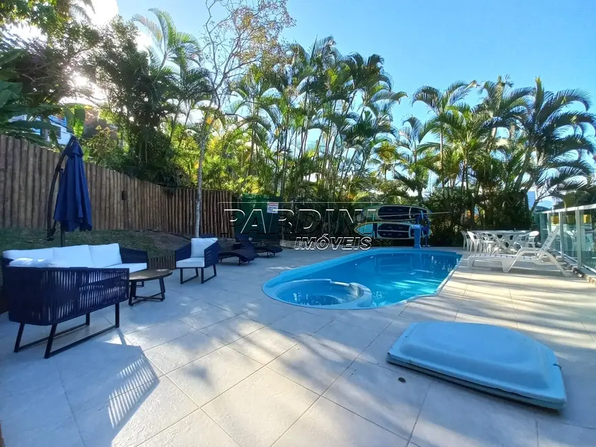 Foto 3 de Casa com 4 quartos à venda, 201m2 em Ubatuba - SP