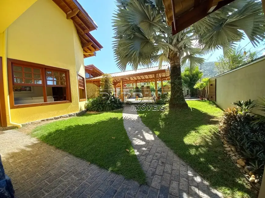 Foto 3 de Casa com 3 quartos à venda, 320m2 em Ubatuba - SP