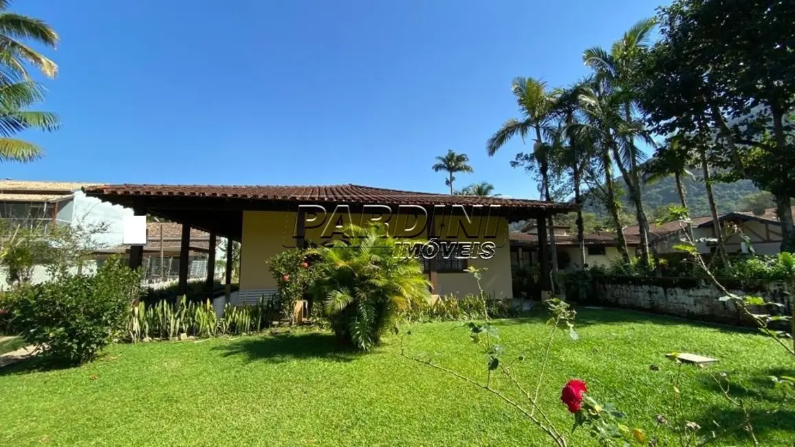 Foto 3 de Casa com 3 quartos à venda, 290m2 em Ubatuba - SP