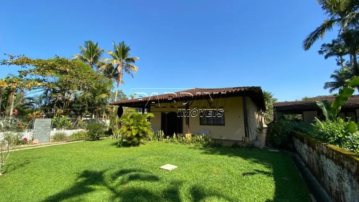 Foto 4 de Casa com 3 quartos à venda, 290m2 em Ubatuba - SP