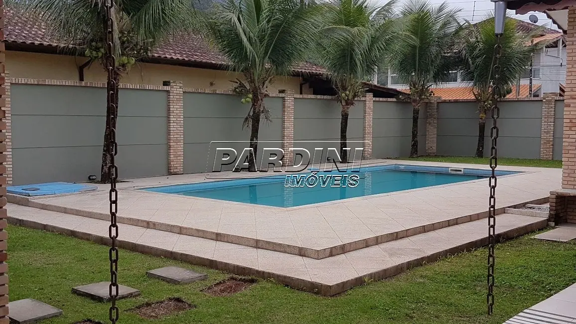 Foto 3 de Casa com 5 quartos à venda, 250m2 em Ubatuba - SP