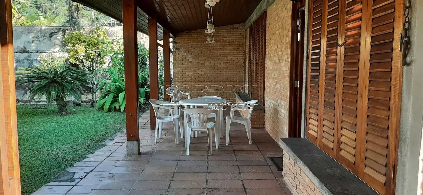 Foto 4 de Casa com 4 quartos à venda, 136m2 em Ubatuba - SP