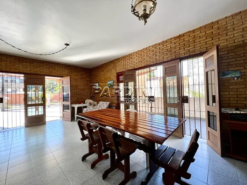 Foto 5 de Casa com 6 quartos à venda, 380m2 em Ubatuba - SP