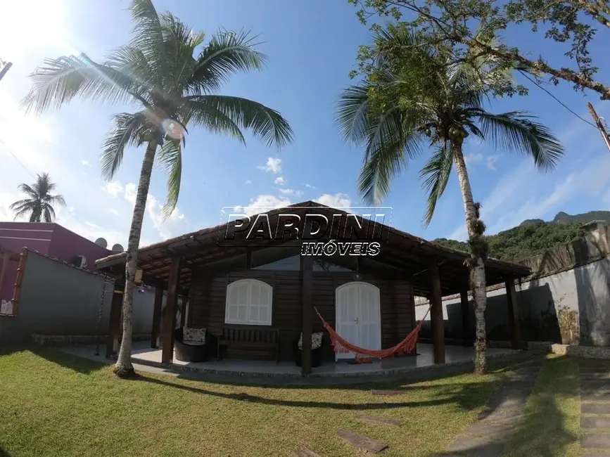 Foto 1 de Casa com 4 quartos à venda, 150m2 em Ubatuba - SP
