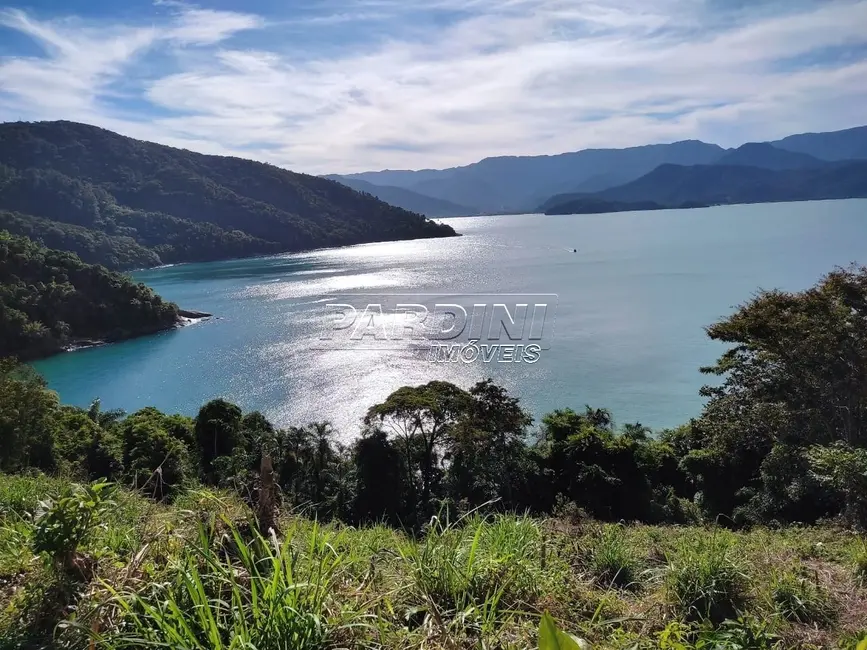 Foto 1 de Terreno / Lote à venda, 2730m2 em Ubatuba - SP