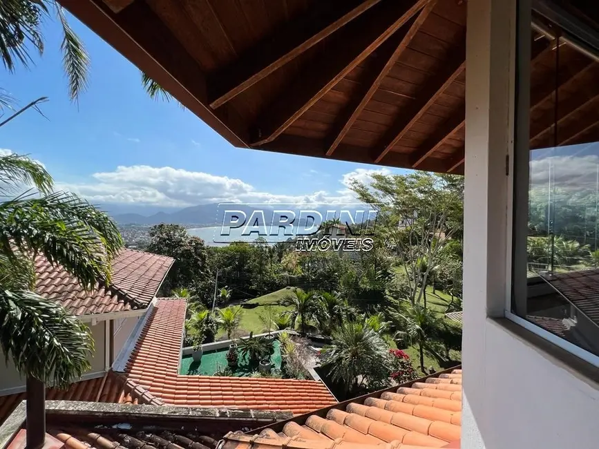 Foto 4 de Casa com 6 quartos à venda, 315m2 em Ubatuba - SP