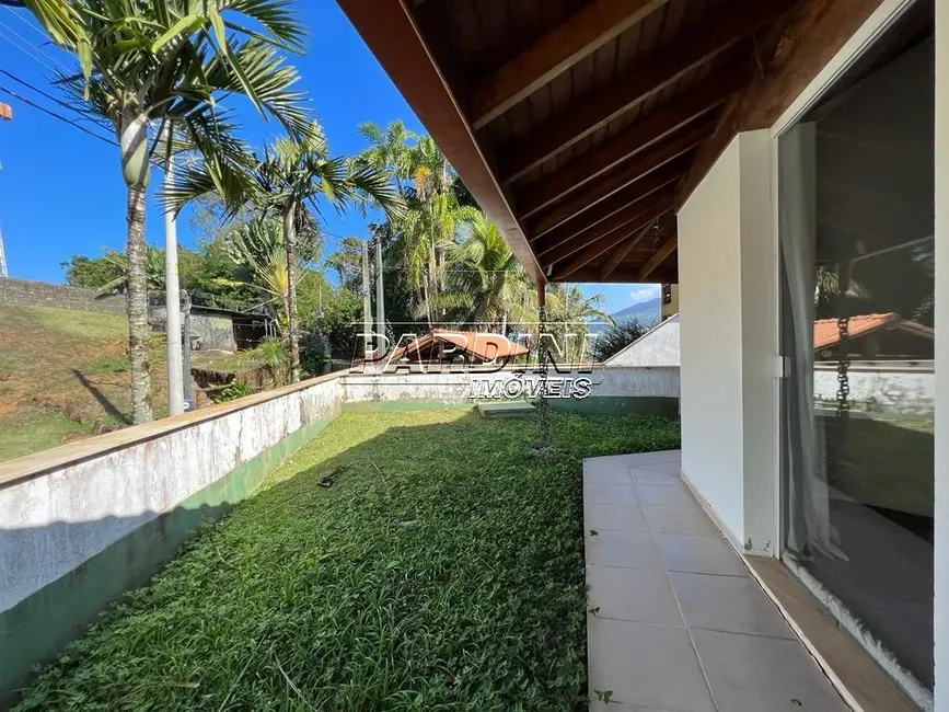 Foto 6 de Casa com 6 quartos à venda, 315m2 em Ubatuba - SP
